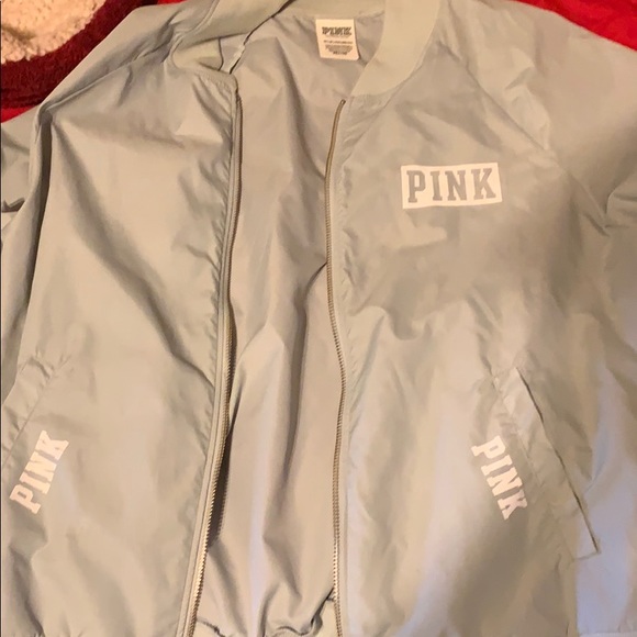Wind breaker - Picture 1 of 2